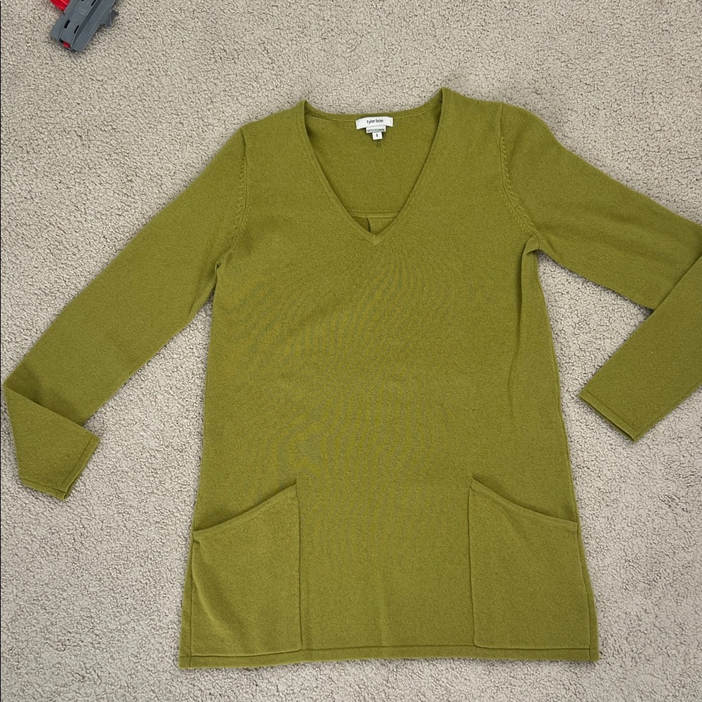 Tyler Boe Olive green cashmere V-Neck Sweater